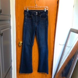 AE Hi-Rise Artist Flare jeans. Dark blue. Size 6.